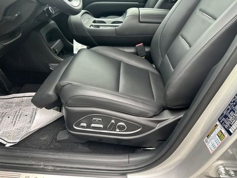 Used 2022 Subaru Outback Touring XT image 10