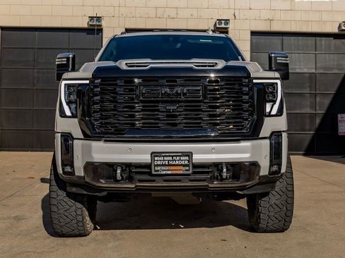 Used 2024 GMC Sierra 2500 Denali Ultimate image 2