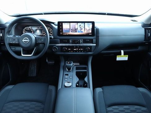 New 2026 Nissan Pathfinder S image 10