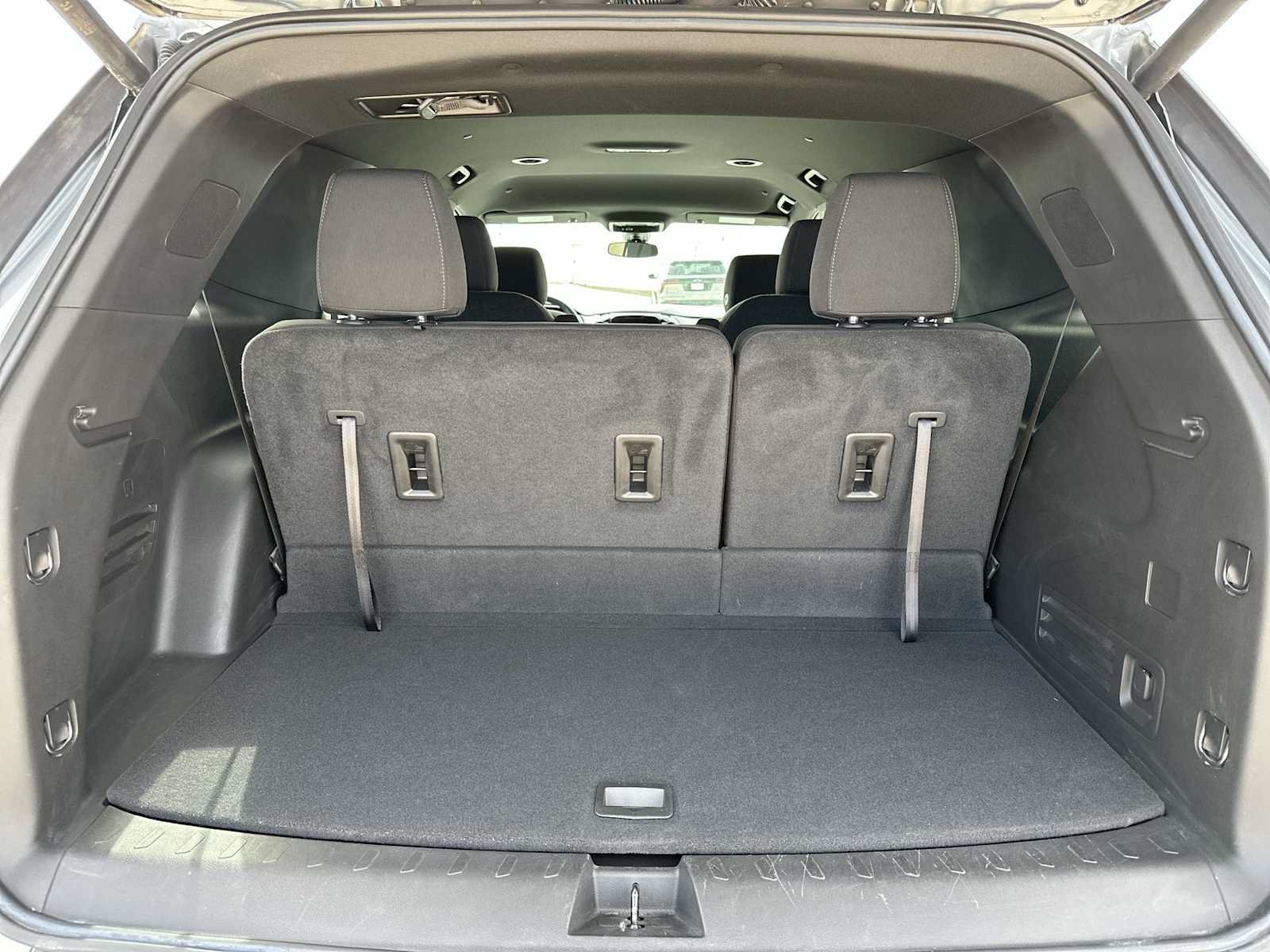 Used 2023 Chevrolet Traverse LT FWD image 27