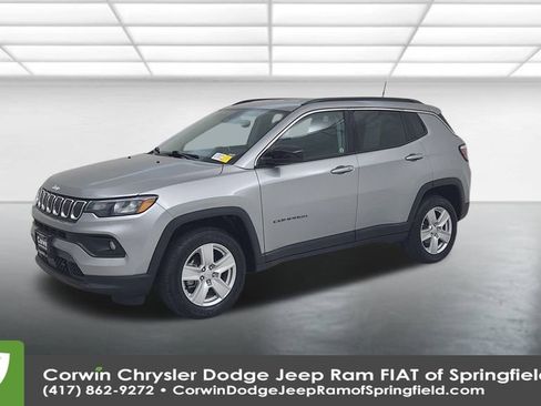 Used 2022 Jeep Compass Latitude image 7