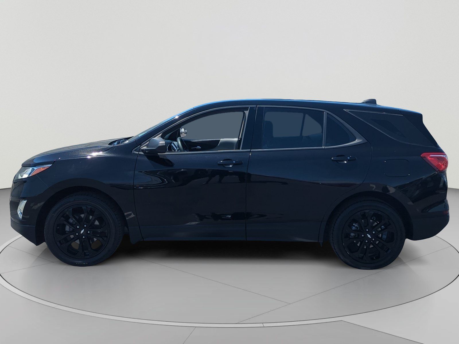 Used 2019 Chevrolet Equinox LS FWD image 2
