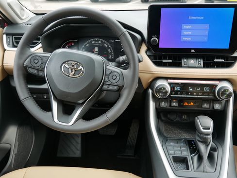 Used 2025 Toyota RAV4 XLE Premium image 11