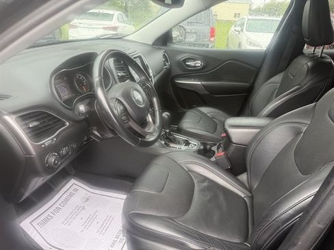 Used 2019 Jeep Cherokee Limited AWD/4WD image 8