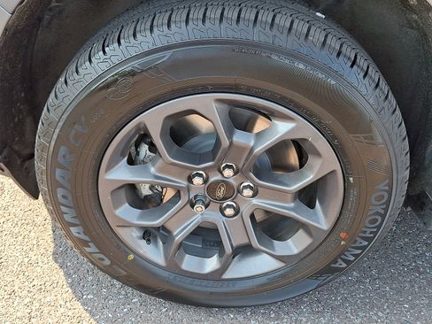Certified 2024 Ford Maverick XLT w/ XLT Luxury Package AWD/4WD image 28