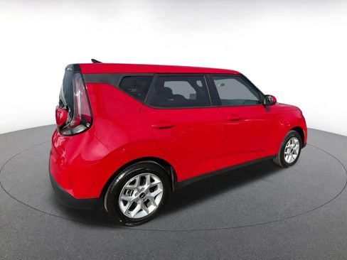 Used 2025 Kia Soul LX w/ LX Technology Package image 15