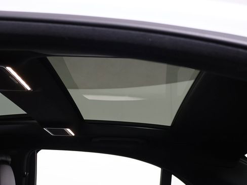 Used 2019 Mercedes-Benz S 560 4MATIC Sedan image 21