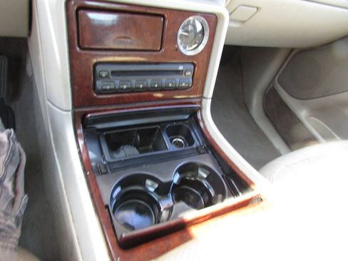 Used 2005 Cadillac Escalade EXT image 20