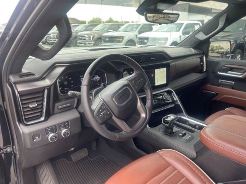 Used 2024 GMC Sierra 1500 Denali Ultimate AWD/4WD image 11