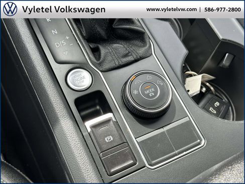 Used 2020 Volkswagen Atlas Cross Sport SE image 30