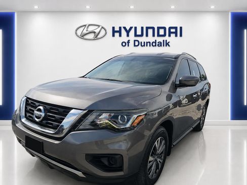 Used 2020 Nissan Pathfinder S FWD image 3