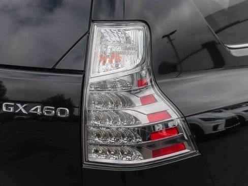 Used 2018 Lexus GX 460 Premium w/ Premium Package AWD/4WD image 8
