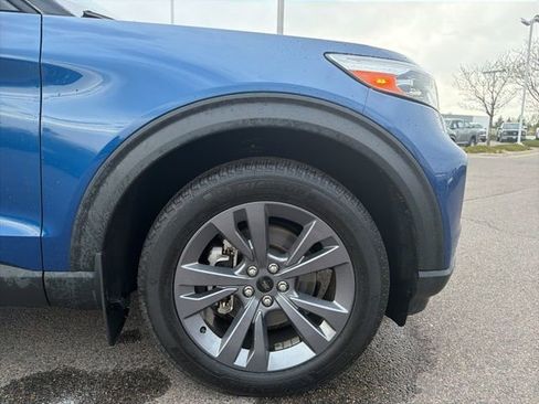 Used 2022 Ford Explorer XLT w/ Equipment Group 202A image 11