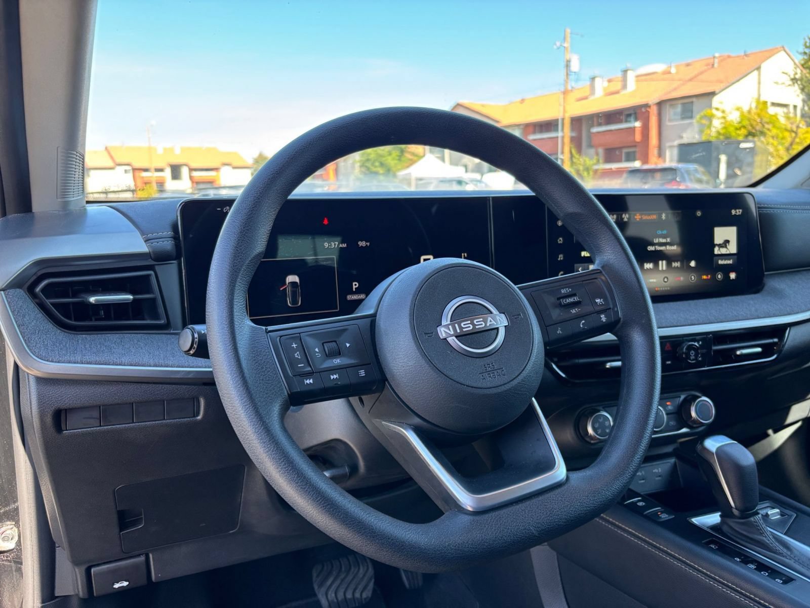 Used 2025 Nissan Kicks SV AWD/4WD image 31