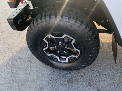 Used 2023 Jeep Wrangler Unlimited Rubicon AWD/4WD image 26