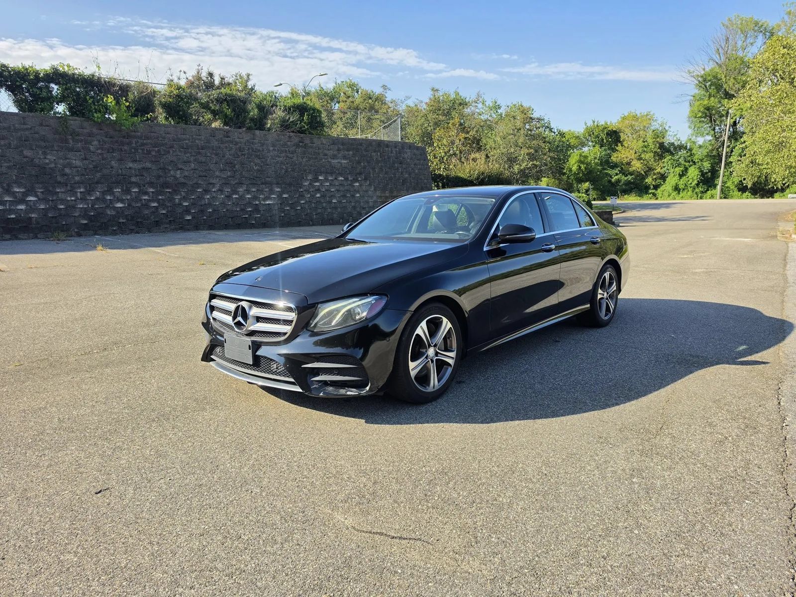 Used 2017 Mercedes-Benz E 300 4MATIC image 3