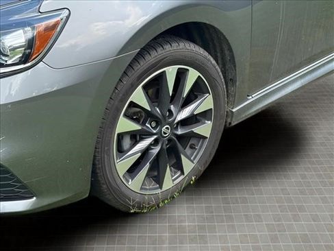 Used 2017 Nissan Sentra SR FWD image 5