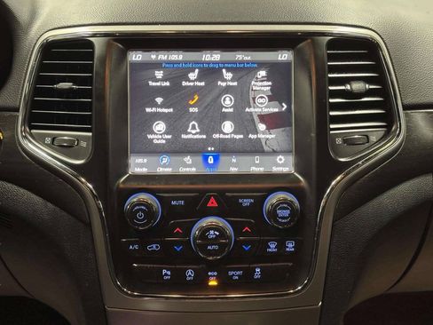 Used 2018 Jeep Grand Cherokee Altitude AWD/4WD image 26