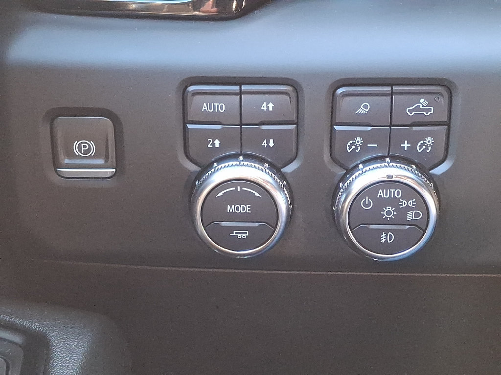 Used 2024 GMC Sierra 1500 AT4 w/ Technology Package AWD/4WD image 28