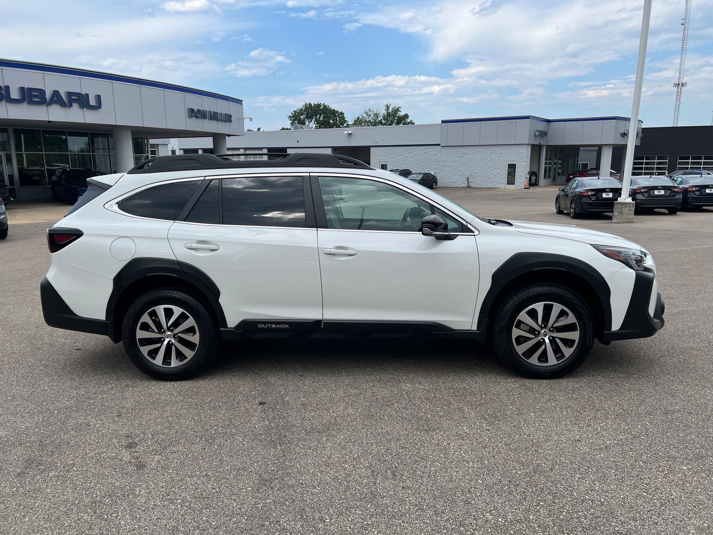 Certified 2025 Subaru Outback Premium w/ Popular Package #1A AWD/4WD image 8