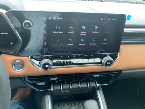New 2026 GMC Canyon AT4 AWD/4WD image 12