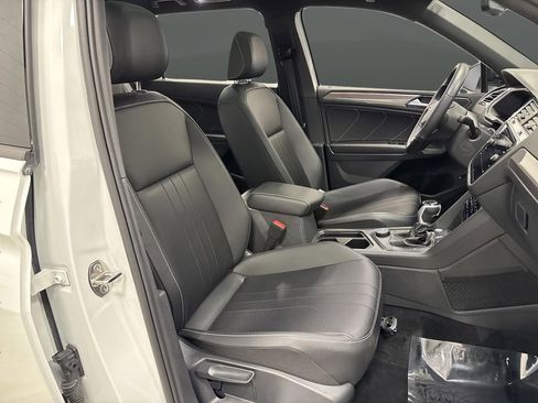 Used 2024 Volkswagen Tiguan SE R-Line image 30