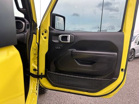 Used 2022 Jeep Wrangler Sport AWD/4WD image 13