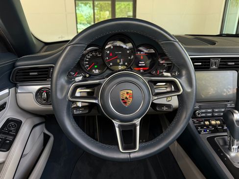 Used 2018 Porsche 911 Carrera image 41