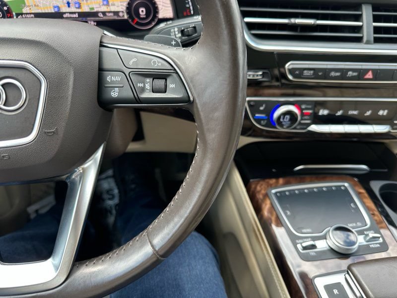 Used 2018 Audi Q7 3.0T Prestige AWD/4WD image 19