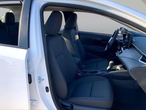 Used 2025 Toyota Corolla LE FWD image 9