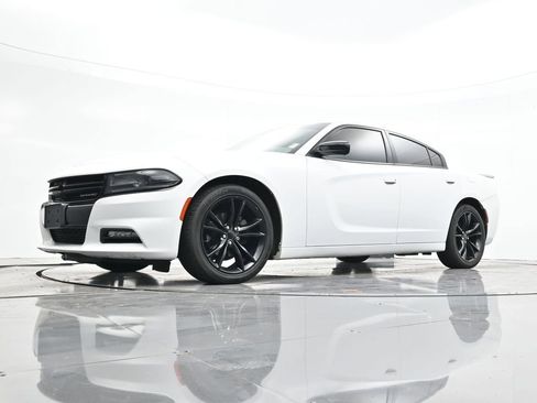 Used 2016 Dodge Charger SXT w/ Plus Group image 31