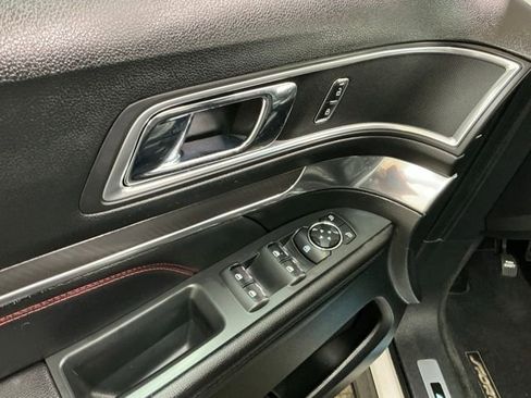 Used 2017 Ford Explorer Sport image 16