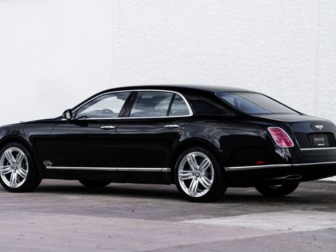 Used 2015 Bentley Mulsanne image 14