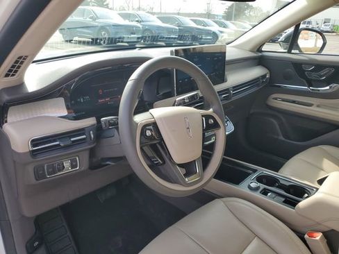 Certified 2024 Lincoln Corsair Premiere image 12