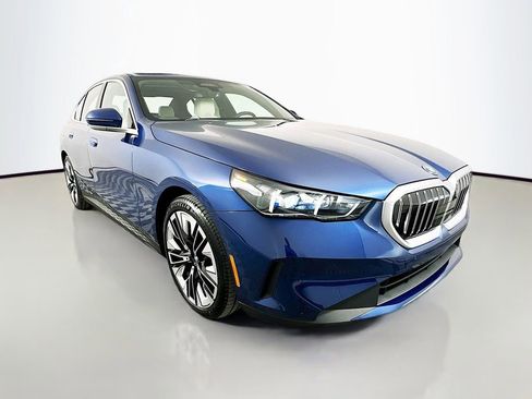 Used 2026 BMW i5 eDrive40 image 3
