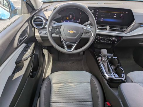 New 2026 Chevrolet Trax LT w/ Driver Confidence Package FWD image 4