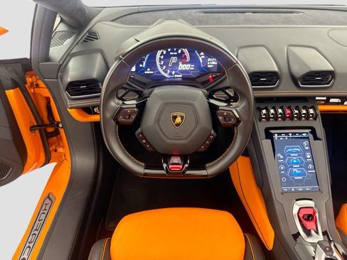 Used 2020 Lamborghini Huracan EVO RWD image 23