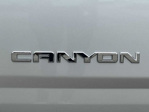 Used 2015 GMC Canyon SLE w/ SLE Convenience Package RWD image 20