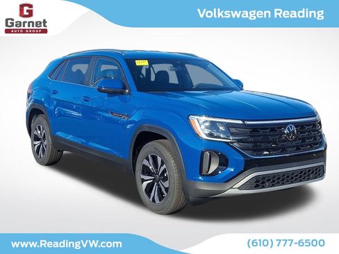 Used 2025 Volkswagen Atlas Cross Sport SE image 2