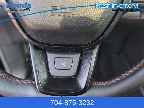 Used 2025 Honda Pilot Black Edition image 23