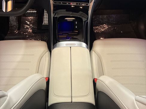 Used 2025 Mercedes-Benz GLC 300 4MATIC image 18