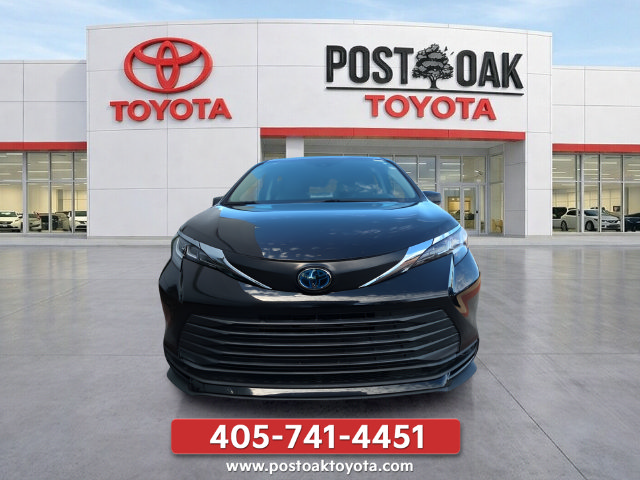 Used 2022 Toyota Sienna LE FWD image 12