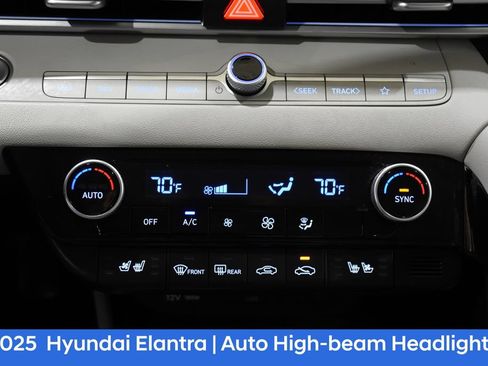 Used 2025 Hyundai Elantra Limited FWD image 21