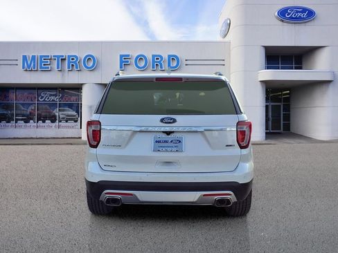 Used 2017 Ford Explorer Platinum image 5