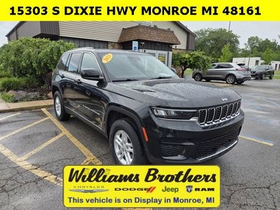 Used 2023 Jeep Grand Cherokee Laredo