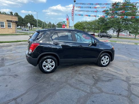 Used 2015 Chevrolet Trax LT w/ LT Sun and Sound Package AWD/4WD image 6