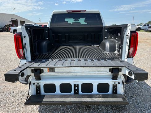 Used 2025 GMC Sierra 1500 SLT AWD/4WD image 24