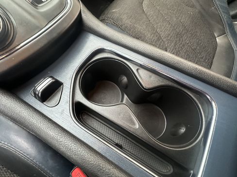 Used 2016 Chrysler 200 S FWD image 18