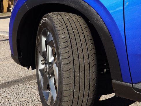 Used 2024 Hyundai Venue SEL image 6