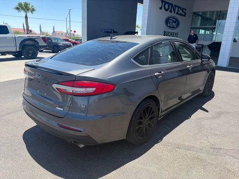 Used 2019 Ford Fusion SE w/ Equipment Group 151A FWD image 5